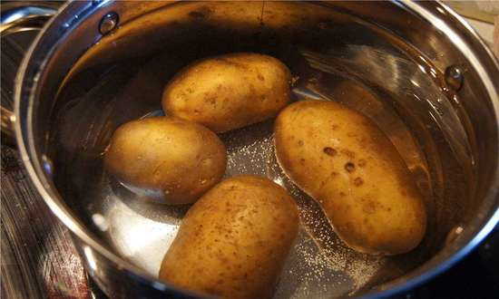 варим картошку