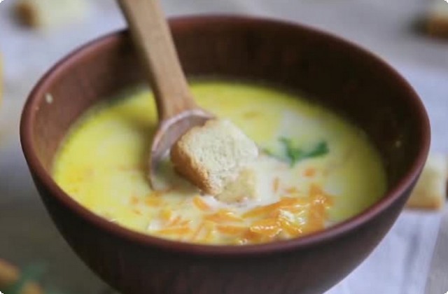 сырный суп с гренками